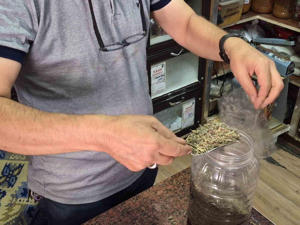 Aktardan mevsim geçişlerinde bağışıklığı güçlendiren doğal ürün tavsiyeleri