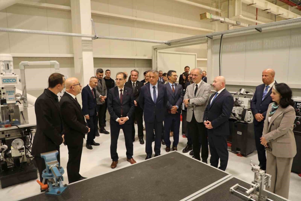 Alp Havacılık İkili Mesleki Eğitim Programı’nda yeni eğitim dönemi başladı
