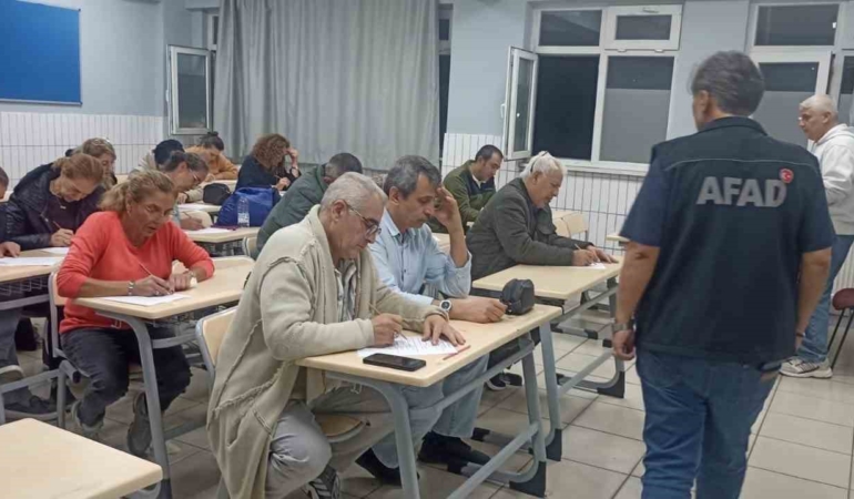 Eskişehir’de mahallelerde afet hazırlığı eğitimi verildi