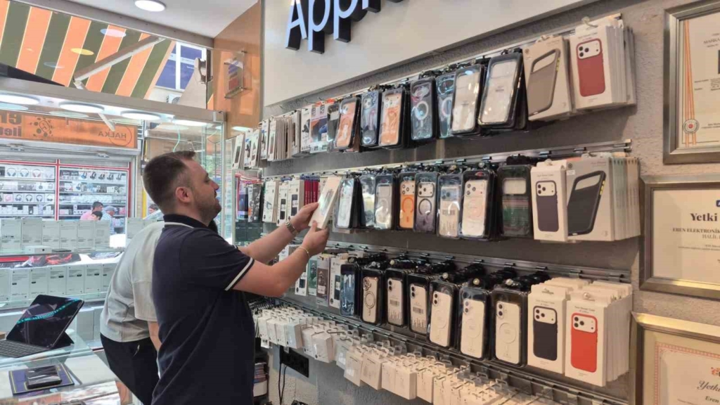 İthal telefonlara getirilen yeni gümrük düzenlemesi fiyatları etkilemedi