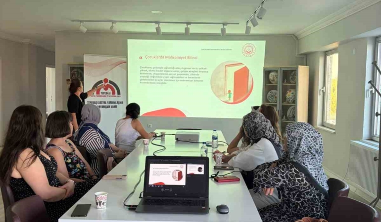 Eskişehir’de ADEM Kursiyerlerine Çocuk Mahremiyeti ve İnternet Eğitimi