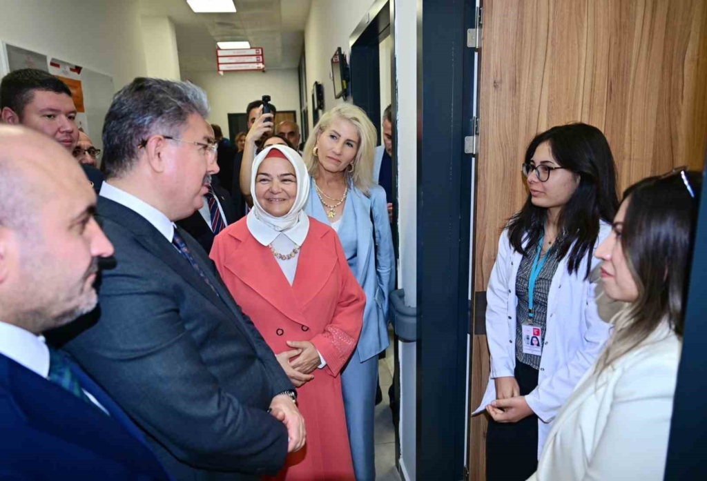 Eskişehir’in yeni sağlık yerleşkesi, Vali Yılmaz’ın katılımıyla açıldı