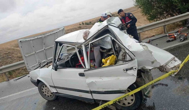 Eskişehir’de tırın çarptığı otomobilde 2 kadın öldü