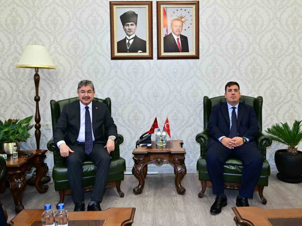 Adalet Bakan Yardımcısı Tuncay, Eskişehir Valisi Yılmaz’ı ziyaret etti