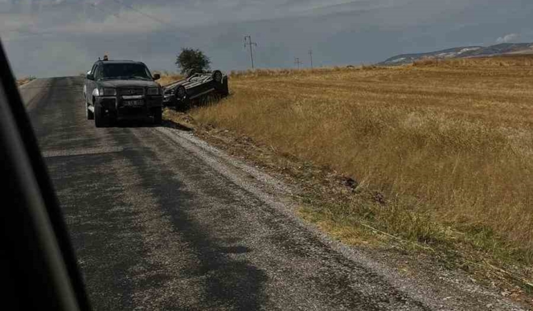 Sivrihisar’da takla atan otomobilde sürücü yara almadı