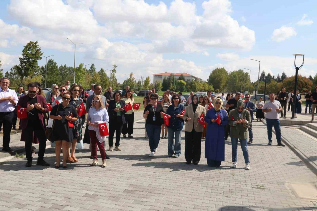 Gazze’deki çocuklar için gökyüzüne uçurtma bıraktılar