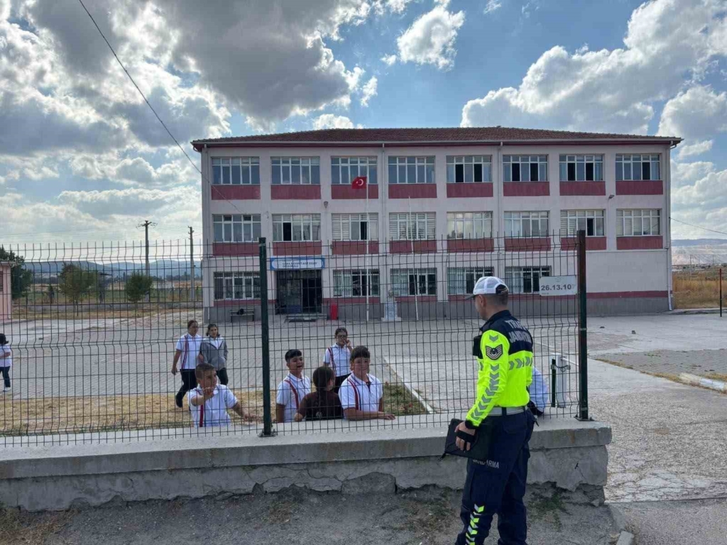 Eskişehir’de okul çevresi ve servis araçlarına yönelik uygulama yapıldı