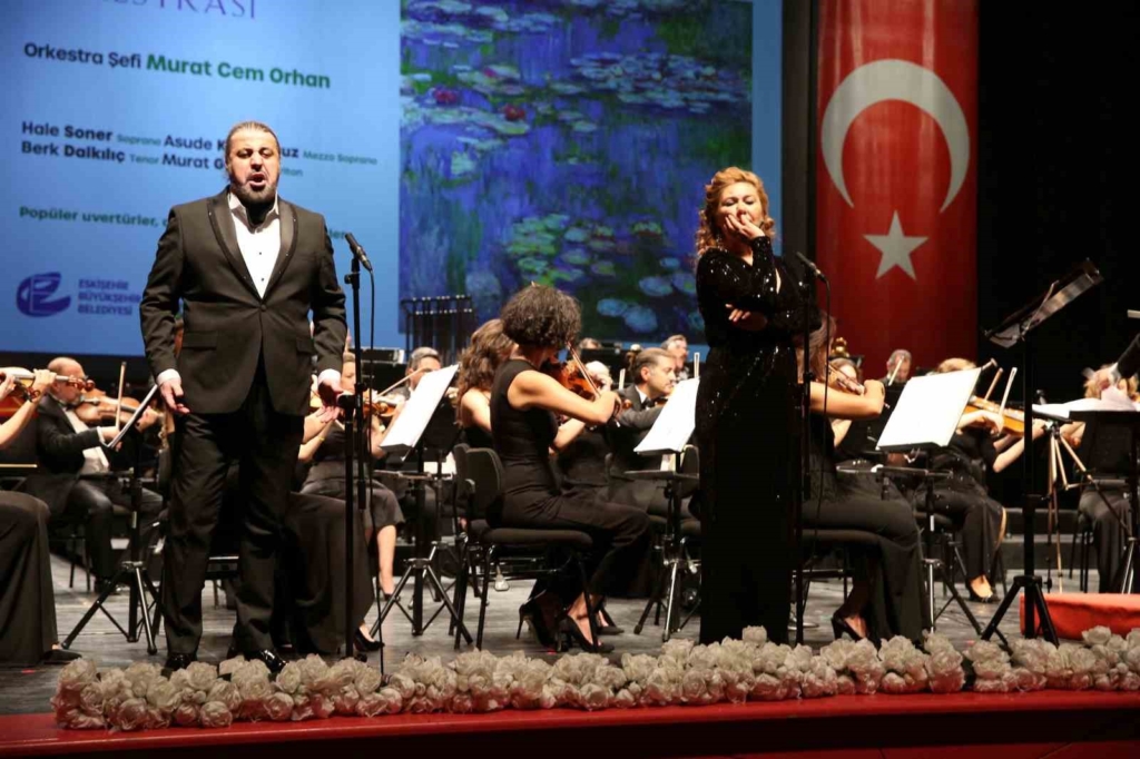 Eskişehir Büyükşehir Belediyesi Senfoni Orkestrası yeni sezonu opera ve operet eserleriyle açtı