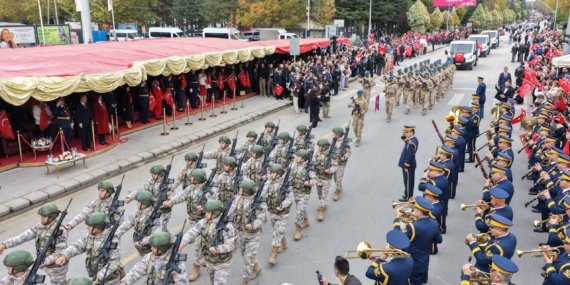 Cumhuriyet’in 103. yılı Eskişehir’de törenlerle kutlandı