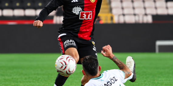 Eskişehirspor, Iğdır FK’yı 90+6’da Kerem Baykuş’un golüyle geçti