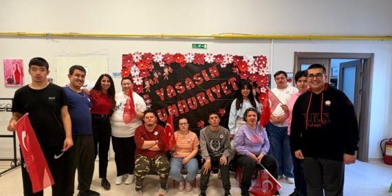 Odunpazarı’nda Engelsiz Merkez öğrencilerinden Cumhuriyet kutlaması
