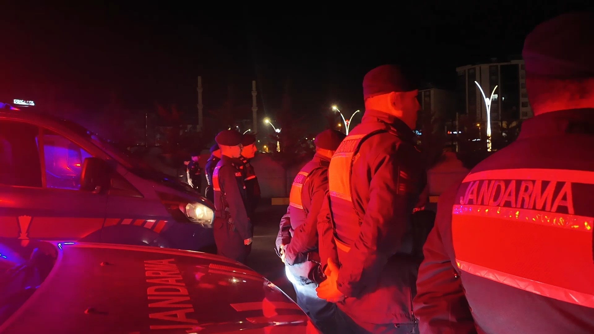 TEKİRDAĞ MERKEZLİ 4 İLDE 2,1 MİLYAR TL'LİK BAHİS TRAFİĞİNE ŞAFAK OPERASYONU: 14 GÖZALTI