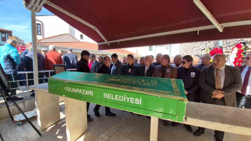 Muhtarlar Günü’nde hayatını kaybeden muhtar son yolculuğuna uğurlandı