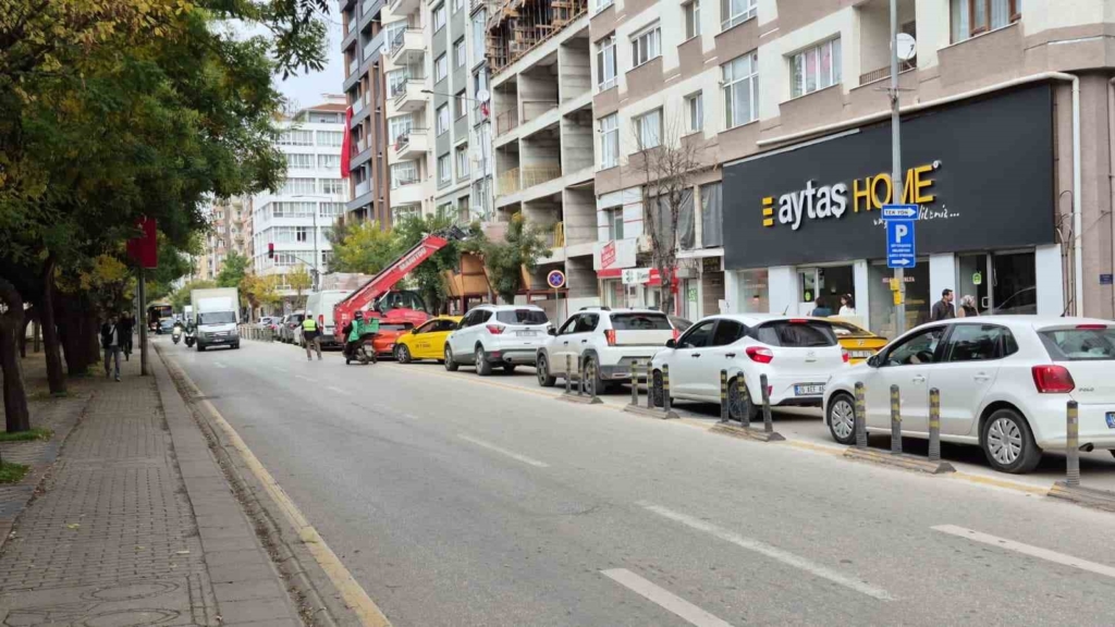 İnşaat çalışması trafiği kilitledi