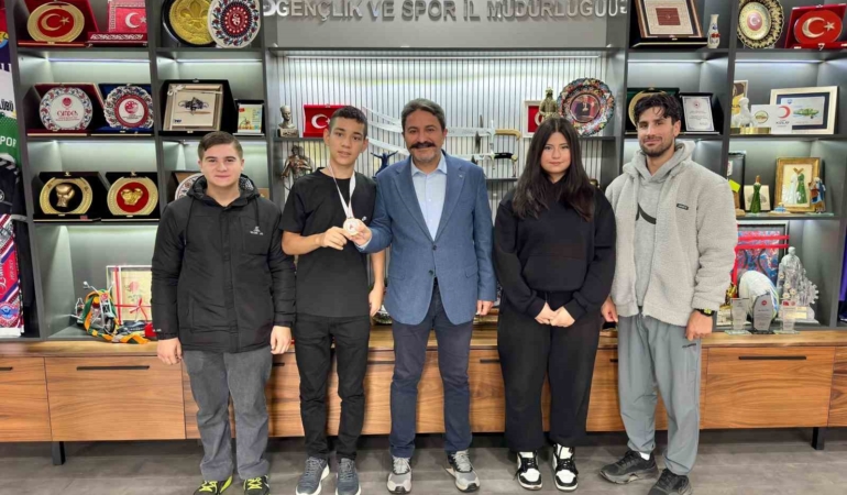 Eskişehirli Miraç Demirel Hemsball’da Türkiye şampiyonu oldu