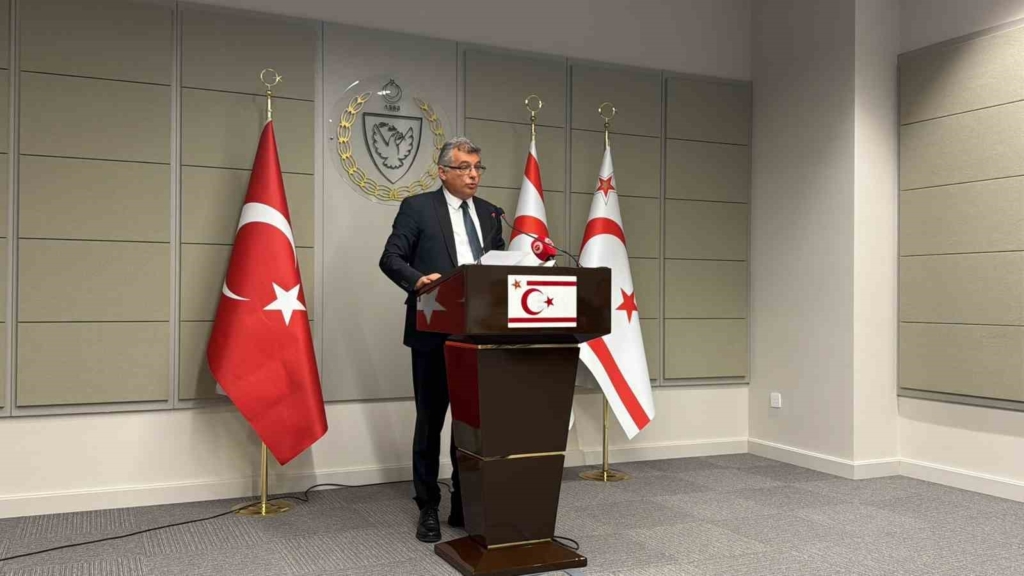 KKTC Cumhurbaşkanı Erhürman’dan Hristodulidis’e: "Dönüşümlü başkanlığı şartsız kabul etsin, hemen gelirim"