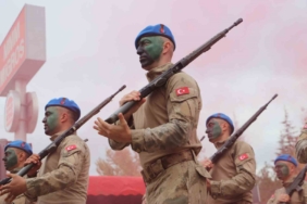Eskişehir’de Cumhuriyet coşkusunda jandarma ve komandolar nefes kesti