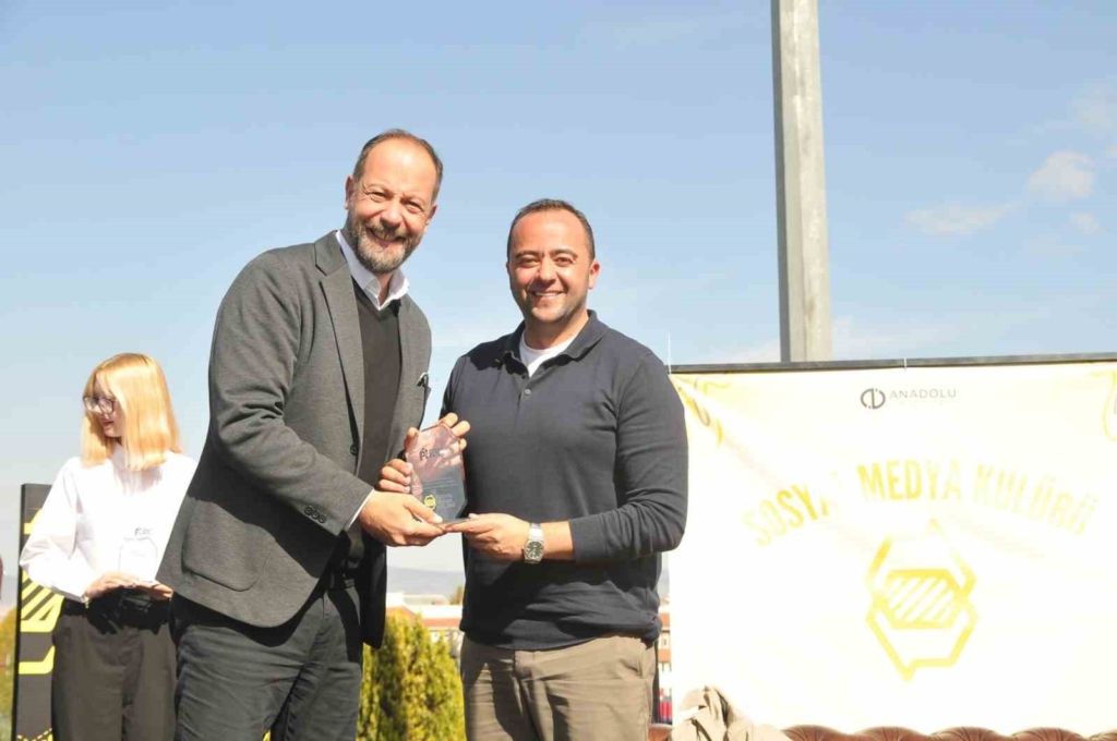 Anadolu Spor Zirvesi spor dünyasını öğrencilerle buluşturdu