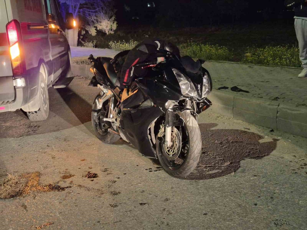 Eskişehir Çevre Yolu’nda motosiklet otomobile arkadan çarptı