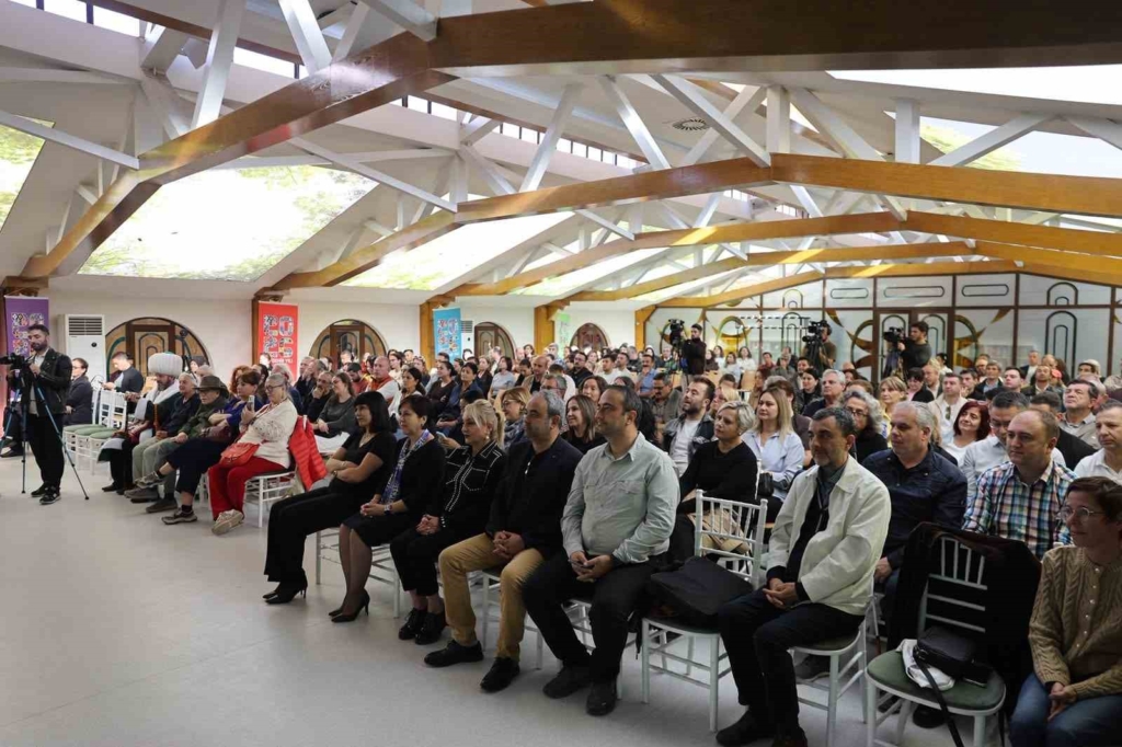 Eskişehir’in ’Neşe’si Uluslararası Yunus Emre Edebiyat Şenliği oldu