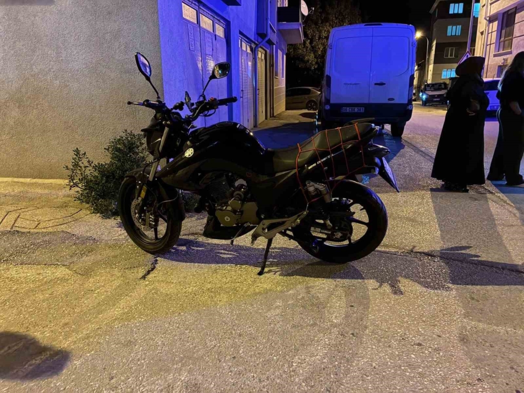 Eskişehir’de otomobile yandan çarpan motosikletli yaralandı