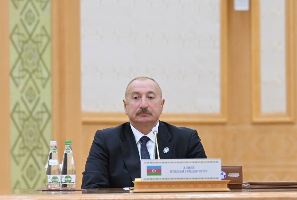 Azerbaycan Cumhurbaşkanı Aliyev: "Orta vadede hedefimiz, Azerbaycan’dan geçen yük taşımacılığını her bir yönde 15 milyon tona çıkarmaktır"