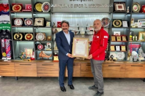 Eskişehir Gençlik ve Spor İl Müdürlüğüne Kızılay’dan bronz madalya