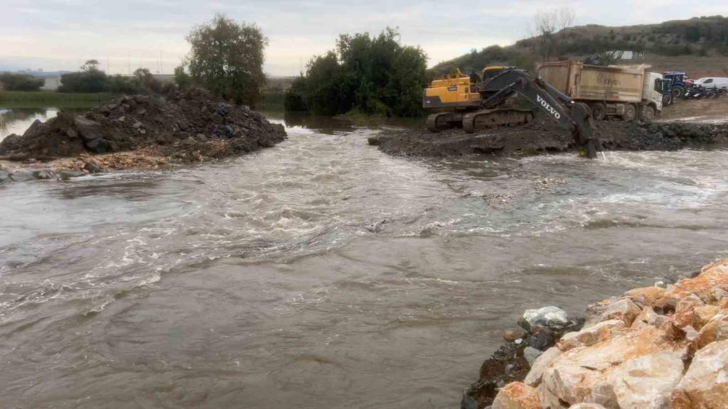 Bursa’da çiftçilerden taşkın tepkisi