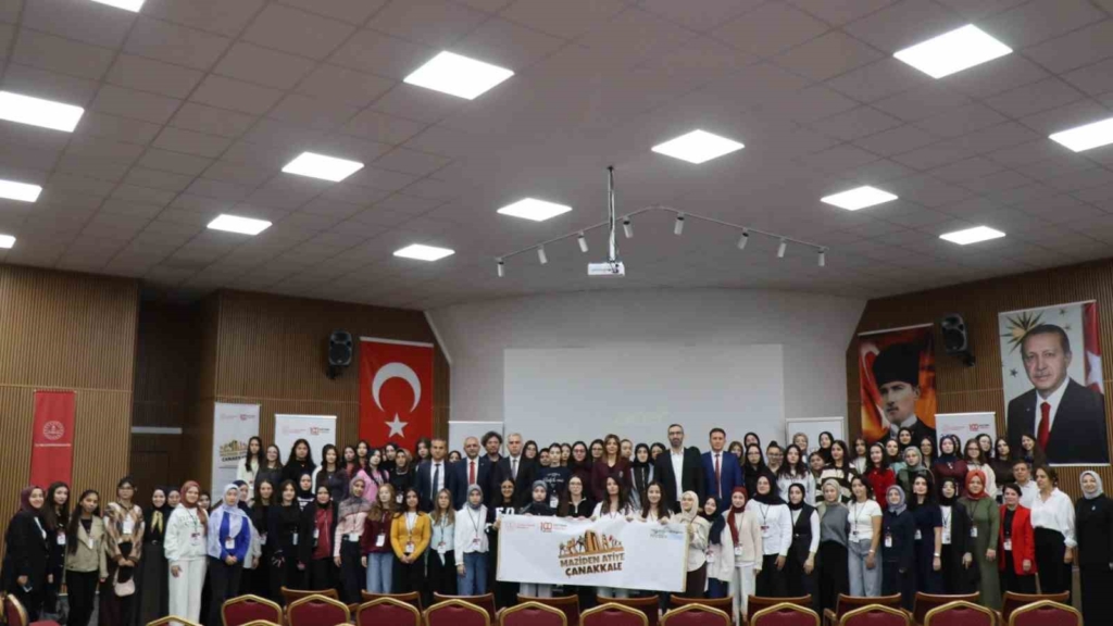 Eskişehir öğrencilerinin de katıldığı "Maziyeden Âtiye Çanakkale" programı gerçekleşti