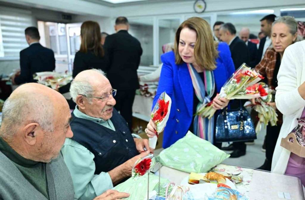 Eskişehir Valisi Dr. Erdinç Yılmaz ve eşi Şenay Yılmaz, Dünya Yaşlılar Günü’nde huzurevi sakinleriyle bir araya geldi