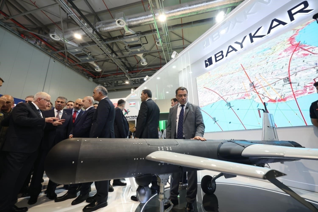 Milli Savunma Bakanı Güler Azerbaycan Uluslararası Savunma Fuarı’nı ziyaret etti