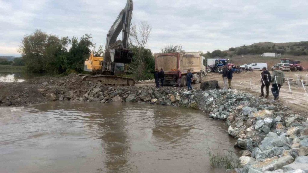Bursa’da çiftçilerden taşkın tepkisi
