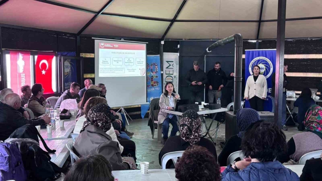 Eskişehir Büyükşehir Belediyesinden kadın çiftçilere ’Katma Değerli Üretim Eğitimi’ verildi