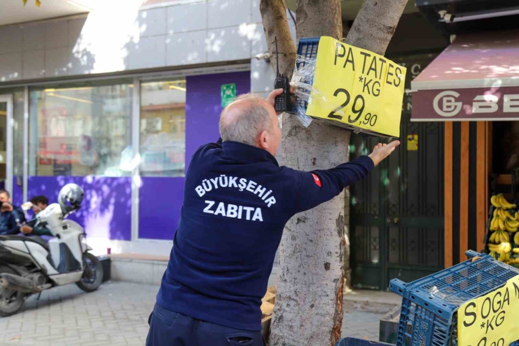 Eskişehir’de zabıtadan kaldırım işgallerine geçit yok