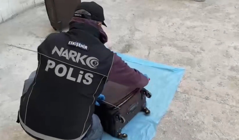 Eskişehir’de uyuşturucu operasyonlarında 3 şüpheli tutuklandı
