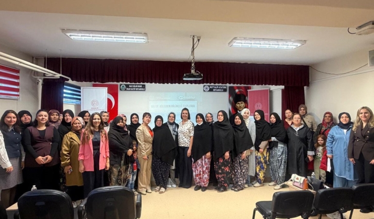 Eskişehir’de velilere çocukların benlik saygısı semineri