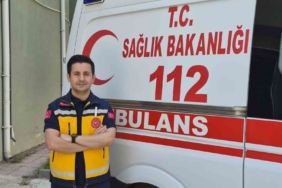 Bir yandan acil hastalara müdahale ederken, diğer yandan bilimsel çalışmalar yürütüyor