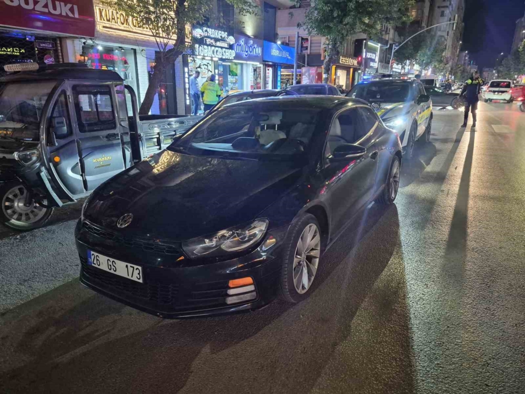 Polise mukavemet gösteren araç sürücüsü gözaltına alındı