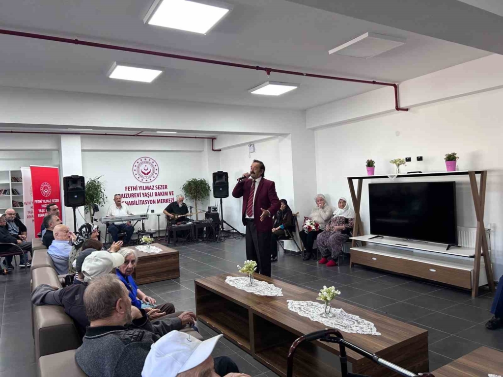 Huzurevi sakinleri ve koruma altındaki çocuklar anlamlı etkinlikte bir araya geldi