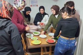 Yurtta kalan üniversiteliler paketli gıda yerine kısır tercih etti