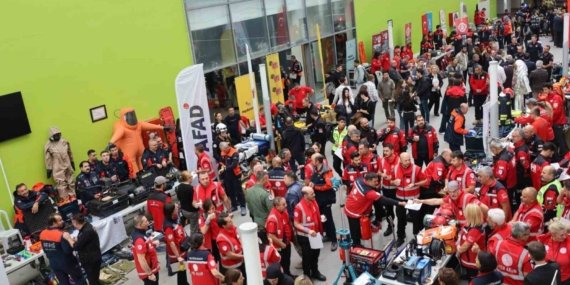 Eskişehir’de Mahalle AFAD Gönüllüleri ve arama kurtarma ekiplerine belgeleri takdim edildi