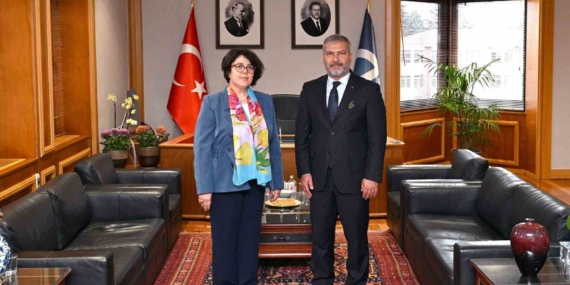 ESOGÜ Rektörü Gümüşsoy’dan Anadolu Üniversitesine iadeiziyaret