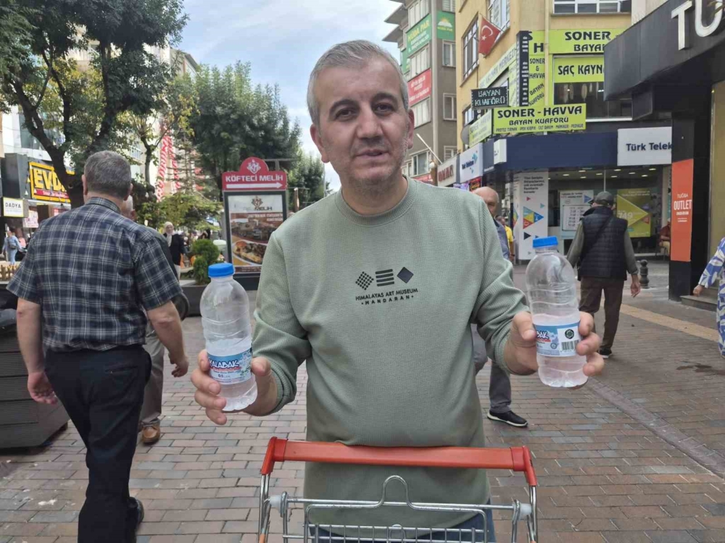 Eskişehir’de hayırseverler ile ihtiyaç sahiplerini buluşturan çaycı