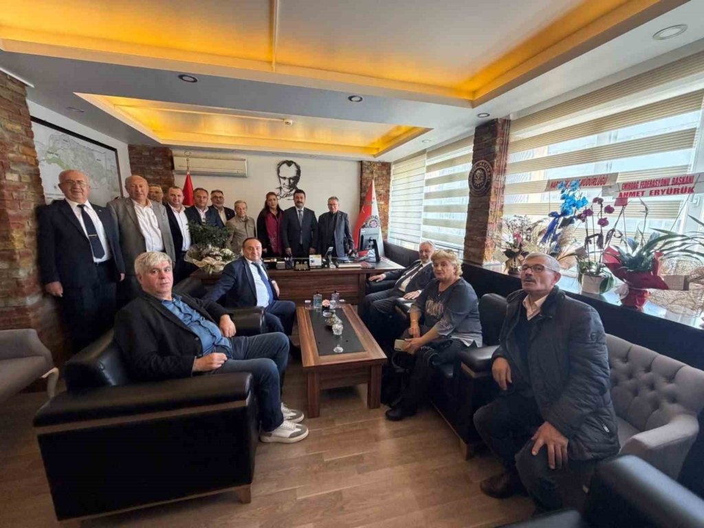 Eskişehir’deki sivil toplum kuruluşlarından İlçe Emniyet Müdürü Sivri’ye ziyaret