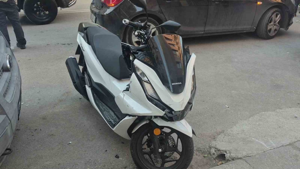 Eskişehir’de otomobile arkadan çarpan motosikletin sürücüsü yaralandı