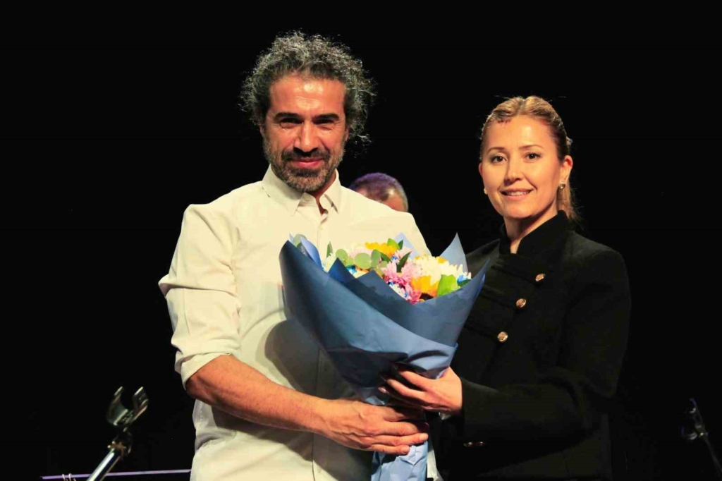 Manidar Grubu Eskişehir’de unutulmaz müzik ziyafeti verdi