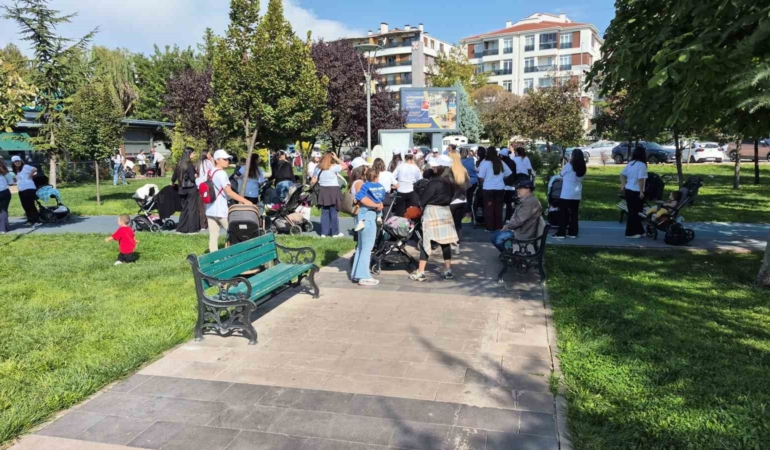 Eskişehir’de bebekli 75 anneyi parktan çıkardılar