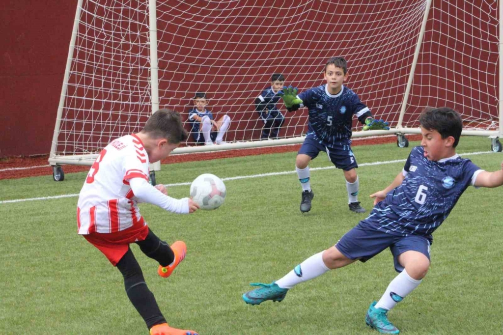 Eskişehir’de 29 Ekim Cumhuriyet Bayramı futbol müsabakaları gerçekleştirildi
