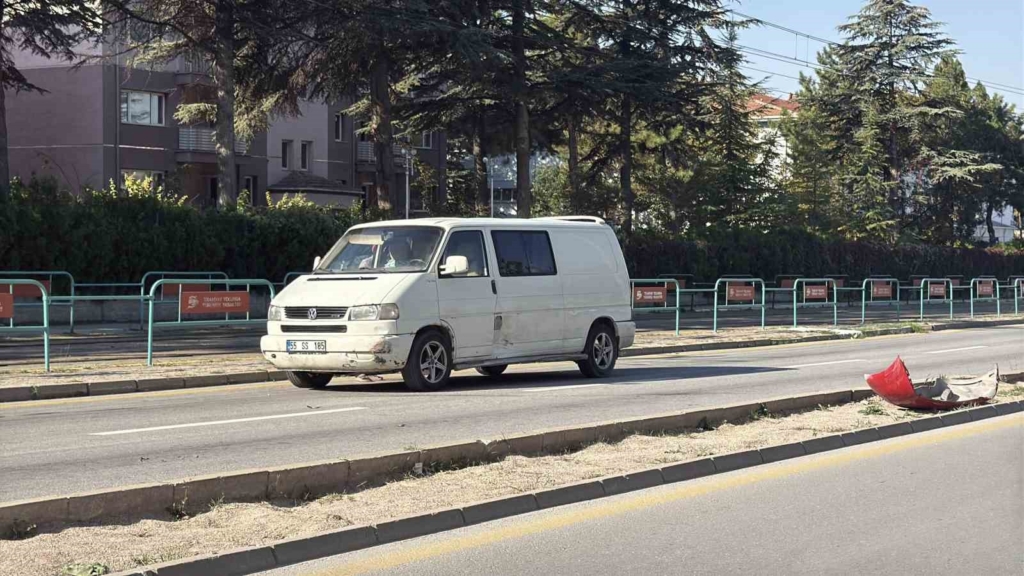 Eskişehir’de alkollü sürücü ortalığı birbirine kattı: Önce geri kaçırdı, sonra ters yöne girdi