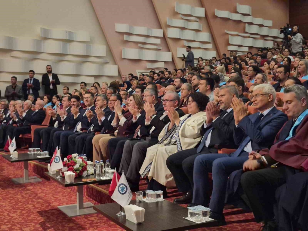 ESOGÜ 2026-2027 Akademik Yılı Açılış Töreni gerçekleştirildi